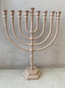 ⁦חנוכיה ממתכת בצבע מוקה⁩ – תמונה ⁦7⁩