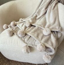 ⁦כירבולית פונפונים בז'⁩ – תמונה ⁦2⁩