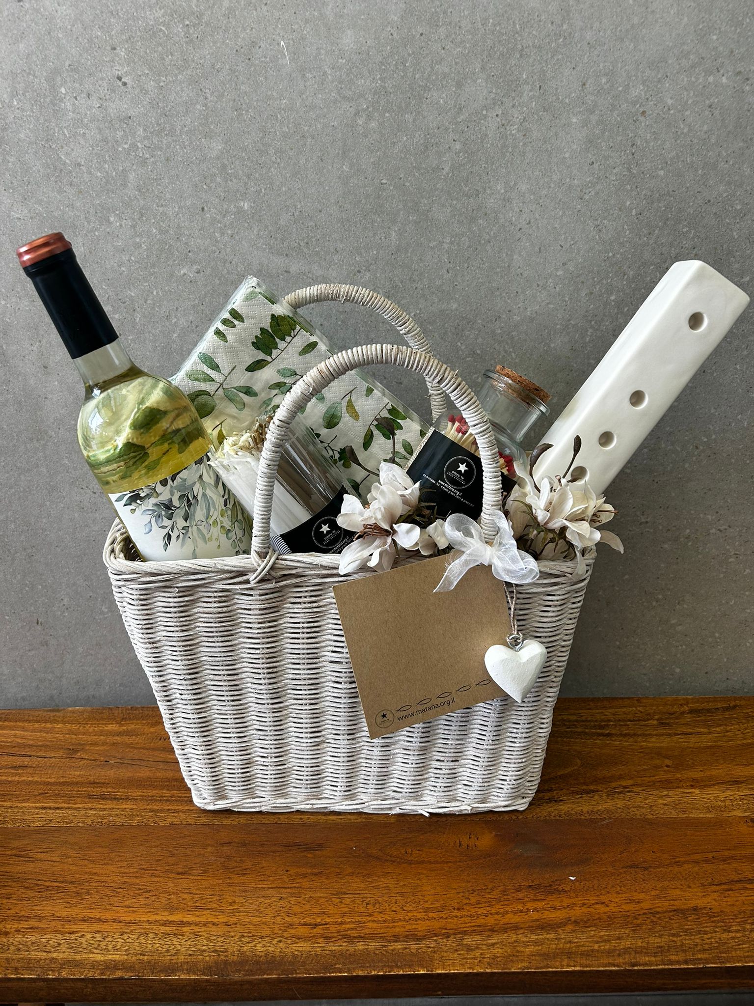 מארז חנוכה יסמין (2) מארז חנוכה יסמין – תמונה 1