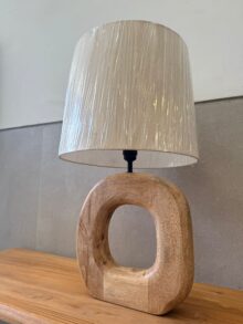 מנורת שולחן עץ חישוק