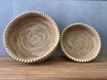 ⁦מגש סלסלת קש חרוזי עץ⁩ – תמונה ⁦4⁩