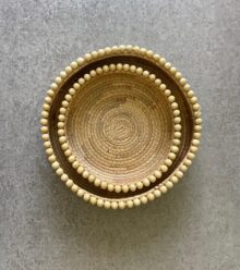 ⁦מגש סלסלת קש חרוזי עץ⁩ – תמונה ⁦7⁩