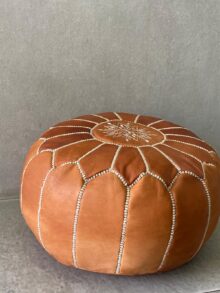 ⁦פוף עור חום עיטורים מרכז⁩ – תמונה ⁦6⁩