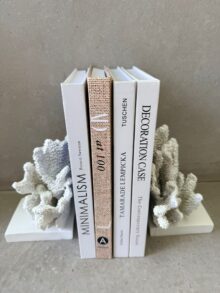 זוג תומכי ספרים אלמוגים