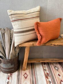 ⁦כרית מלבנית בצבע חמרה⁩ – תמונה ⁦3⁩